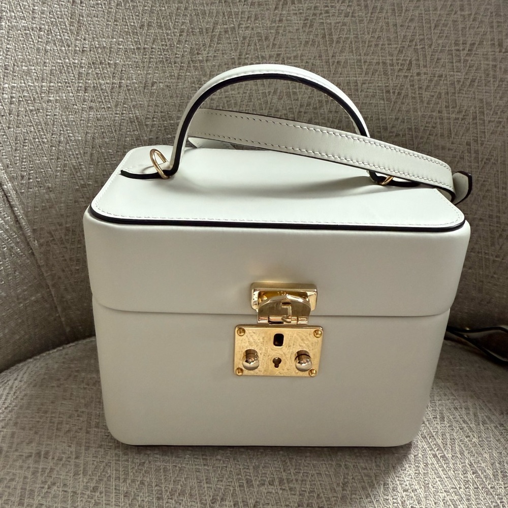 Elegant White Handbag